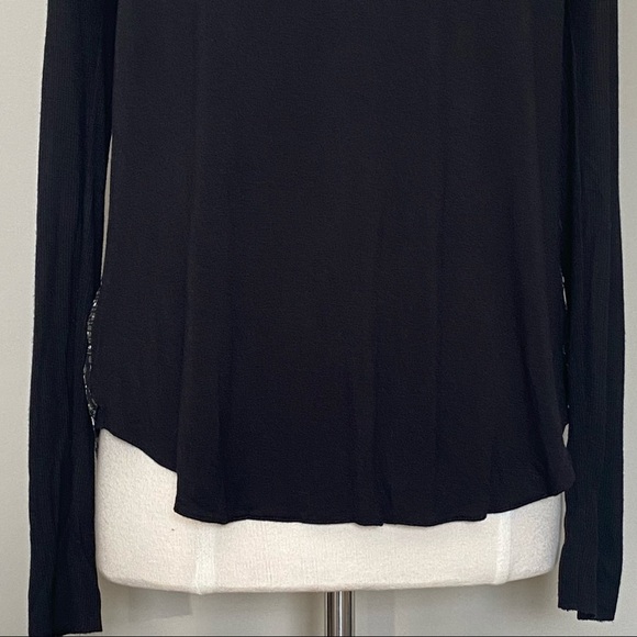 Lola & Sophie Long Sleeve Zipper V-neck Blouse Top, size Medium - Picture 9 of 12